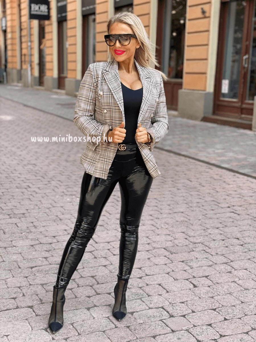 Női őszi blézer, kockás árnyalatban, kellemes hangulattal. S-M-L méretekben.