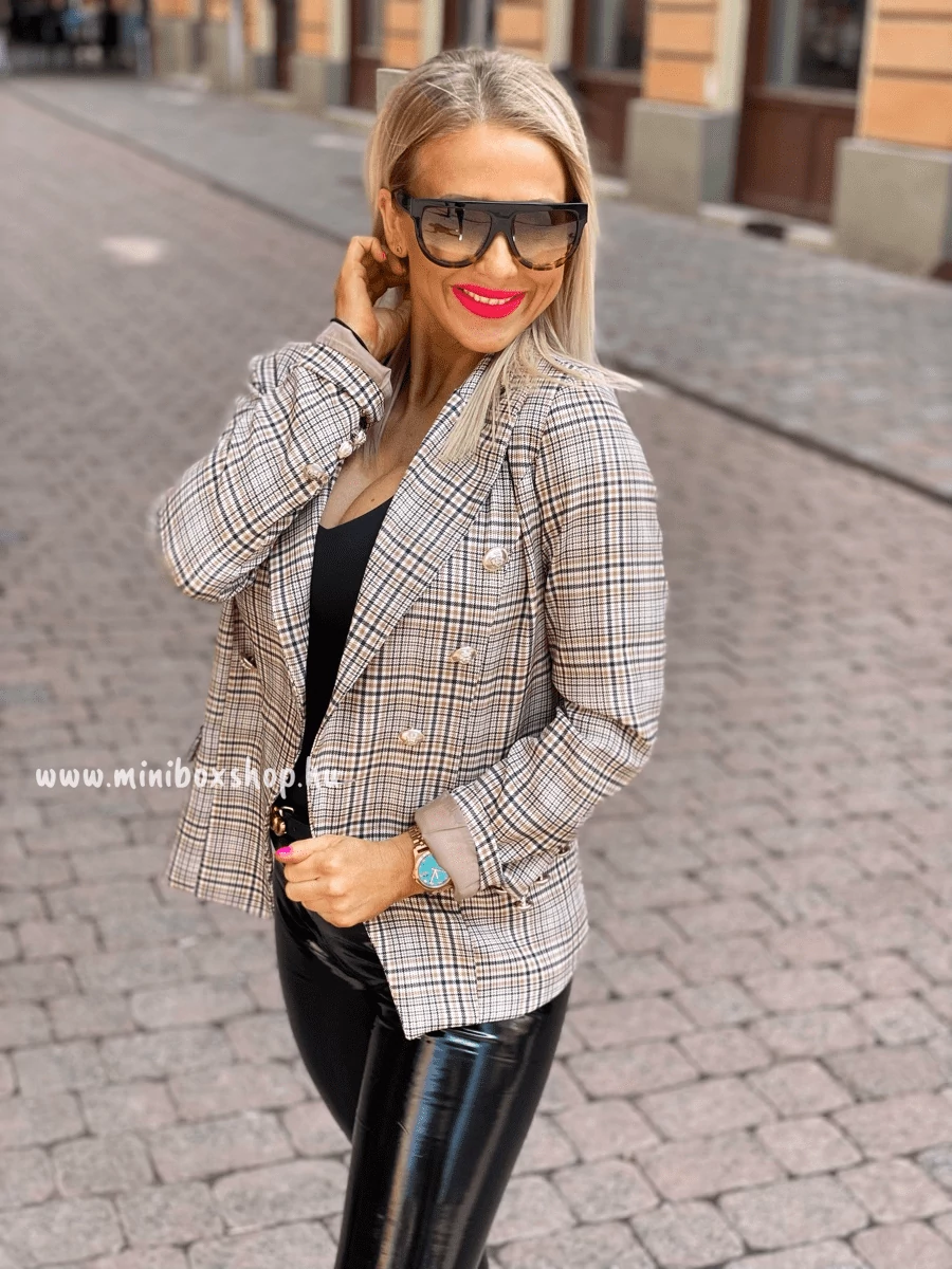 Női őszi blézer, kockás árnyalatban, kellemes hangulattal. S-M-L méretekben.