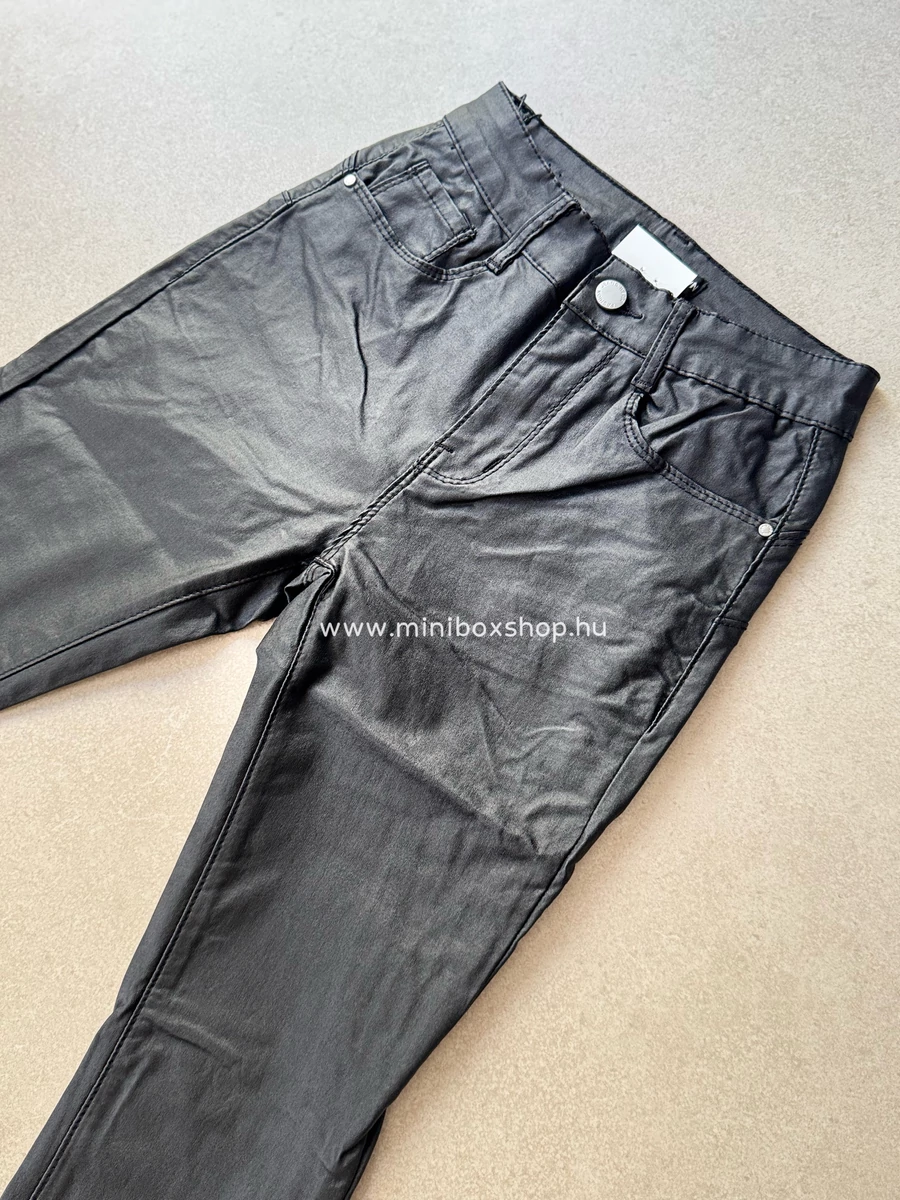 GIGI Fall bőrhatású nadrág GIGI Fall bőrhatású nadrág