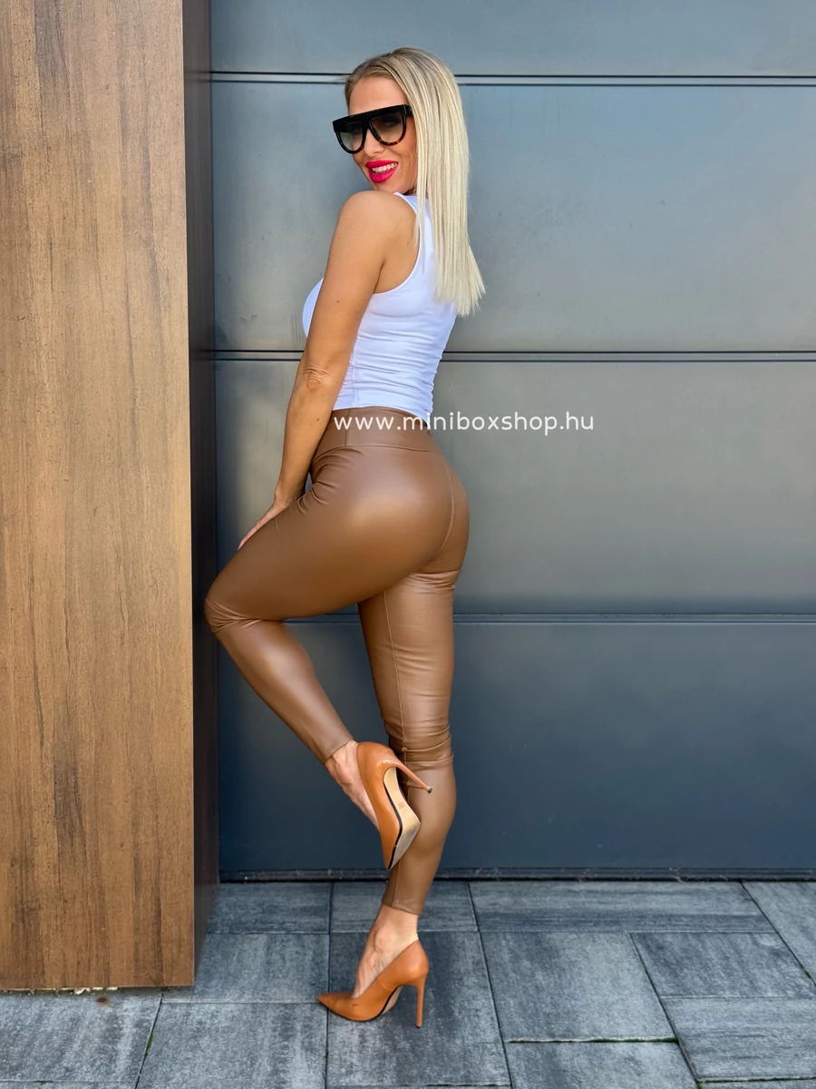 ENIKO bőrhatású bélelt leggings ENIKO bőrhatású bélelt leggings