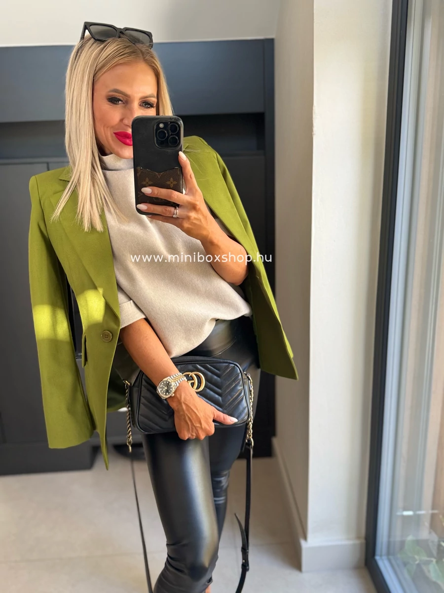 DODO extra puha mininyakú tunikafelső - pompom kitűzővel