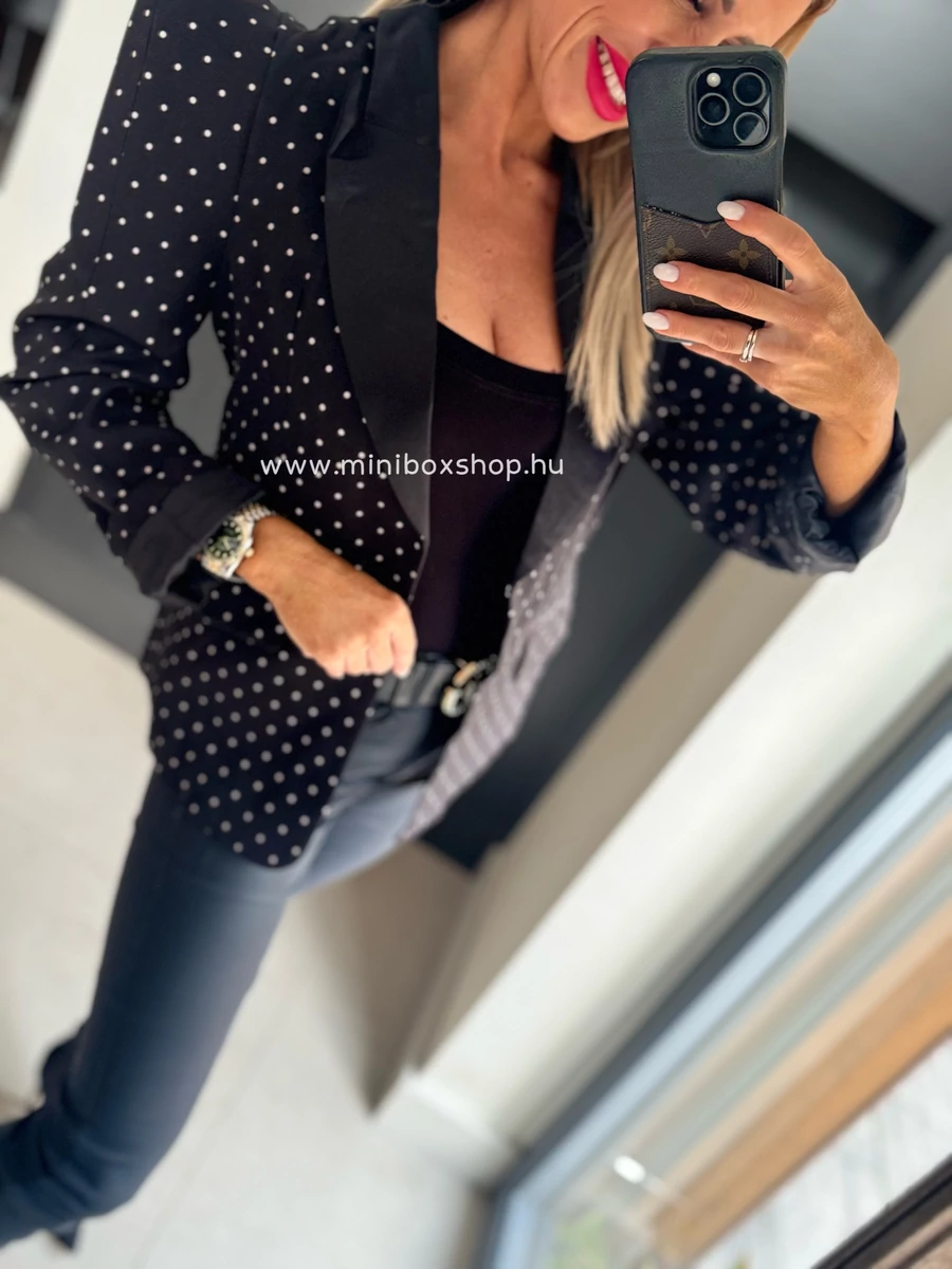 TEA pöttyös blézer - szatén gallérral - vàlltöméssel