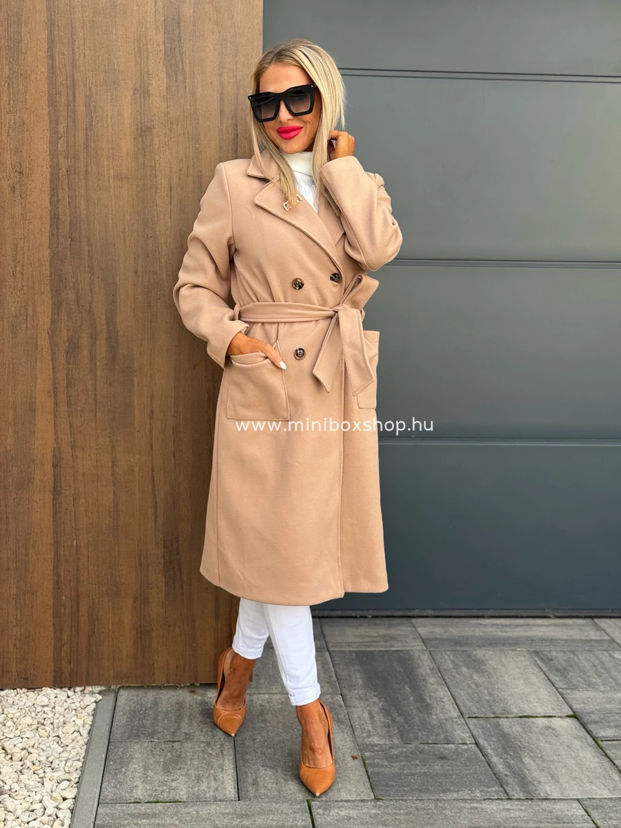 MIN szövetkabát - kitűzővel MIN szövetkabát - kitűzővel