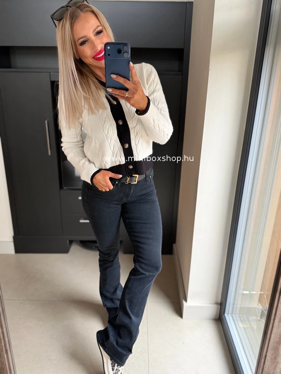 MONA Black Flare farmer