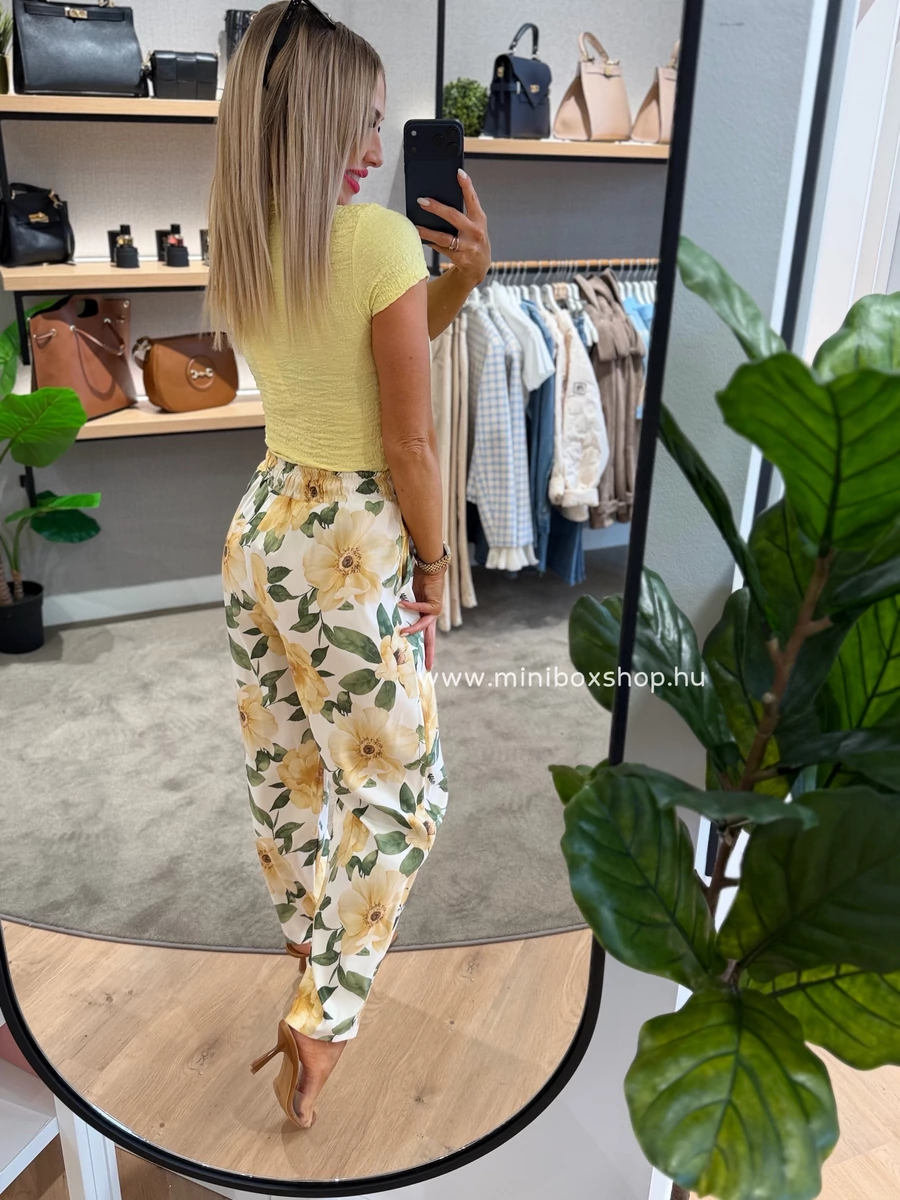 YELLOW Flowers gumis derekú nadrág