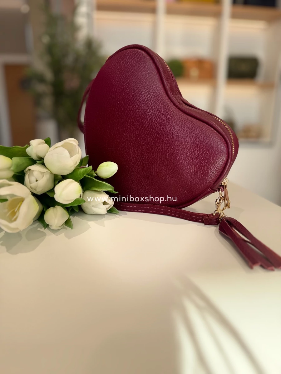 LOVE formavilágú - valódi marhabőr táska