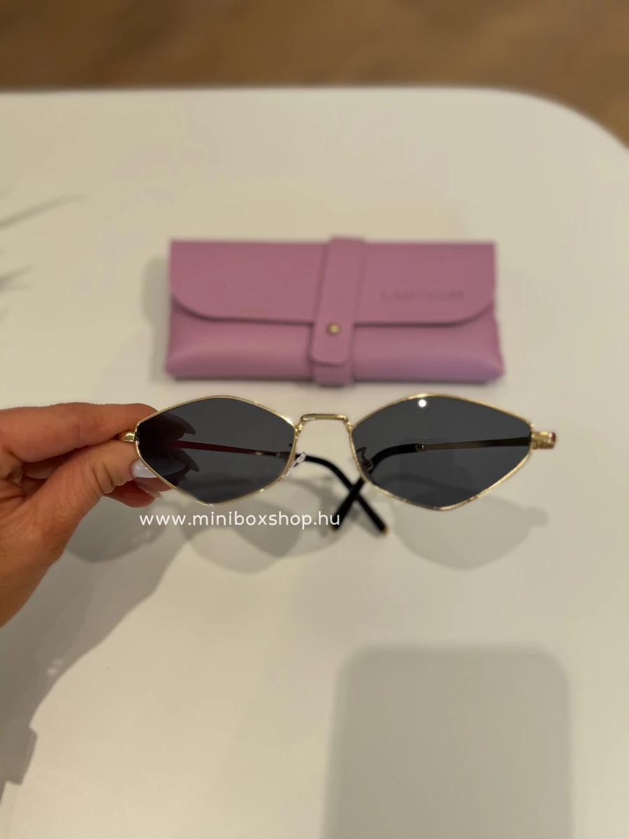 HELL napszemüveg - tokkal