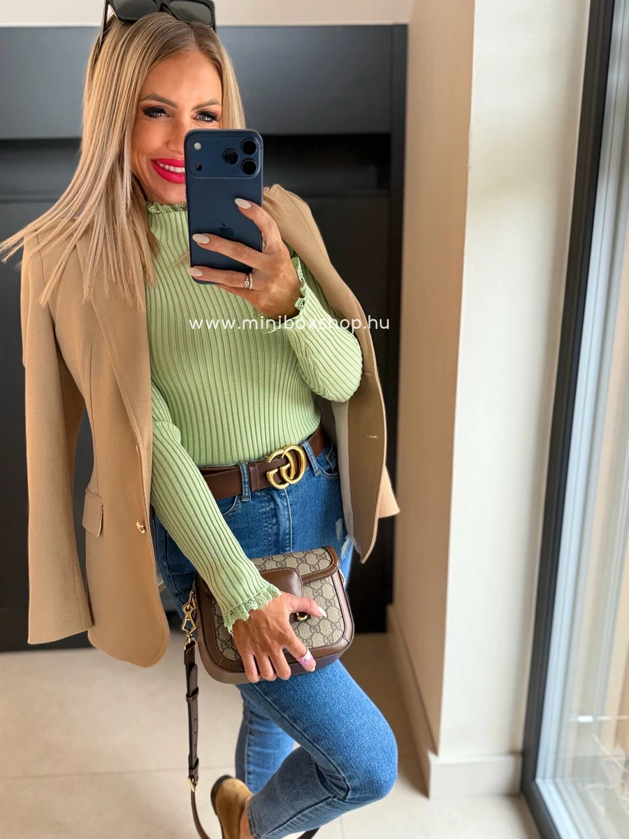 ESTER kötött garbó - csipkével