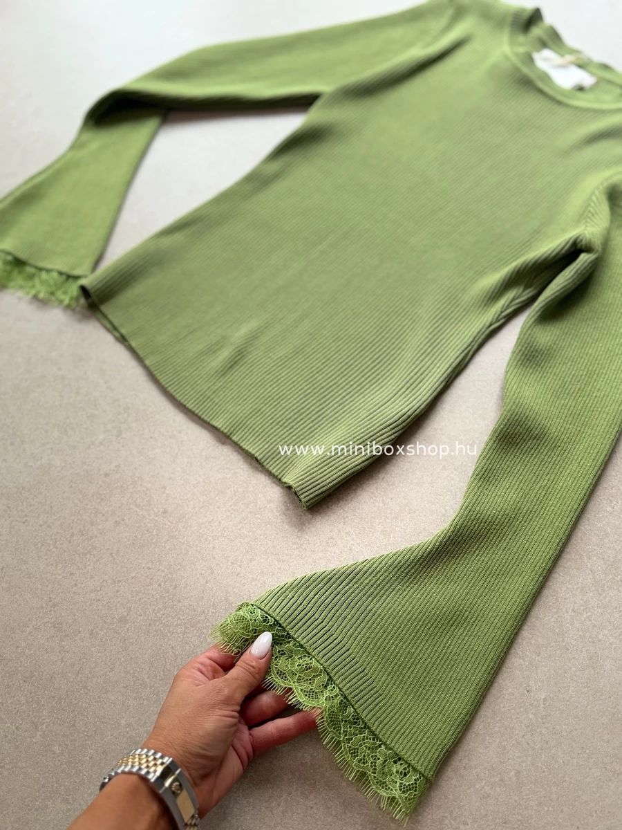 DEAR tölcsérujjú felső - finom csipkével